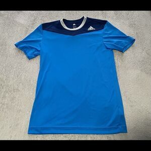 𝅺ADIDAS climate tee size small